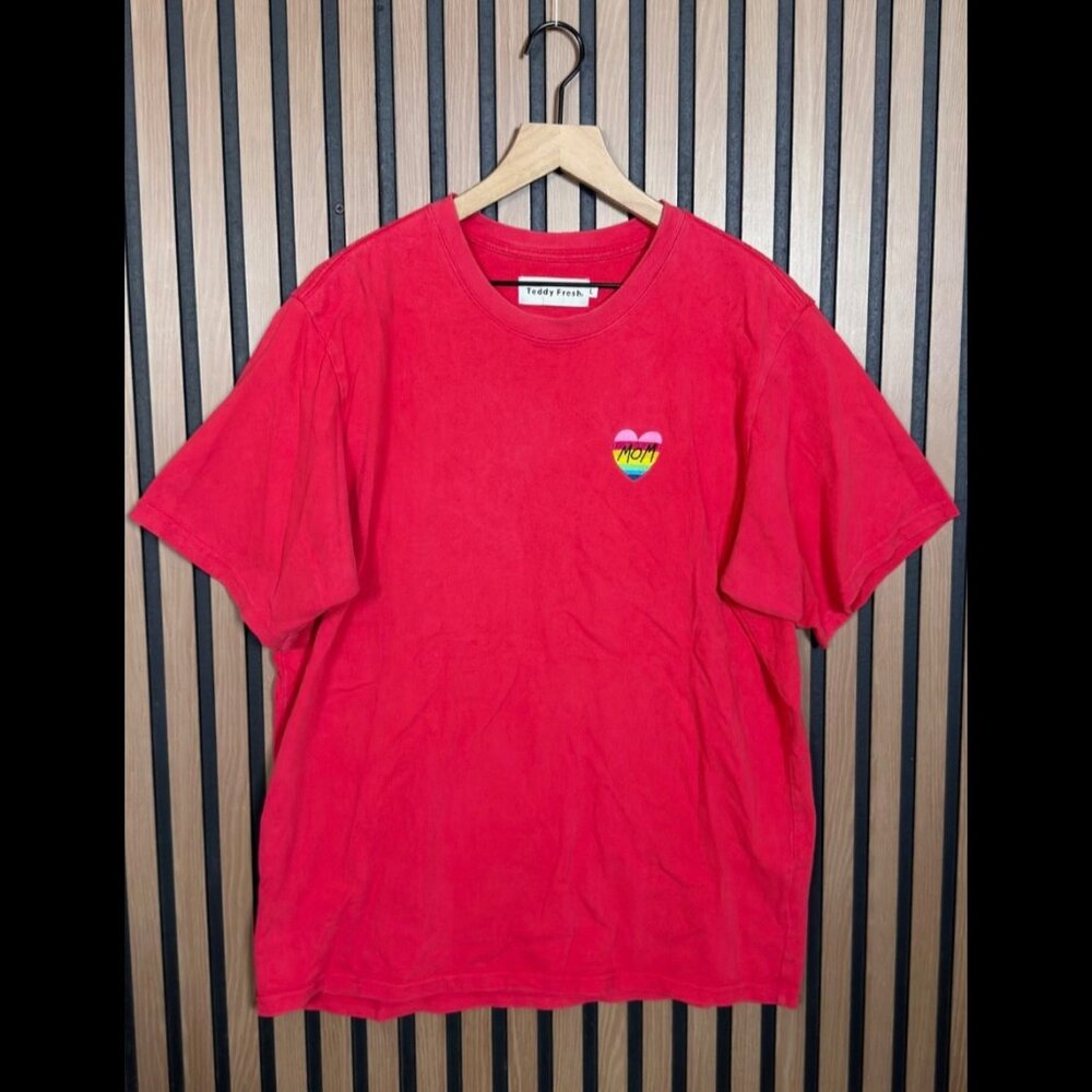 Teddy Fresh T Shirt Large Mens Red Short Sleeve Rainbow Mom Embroidered Tee
